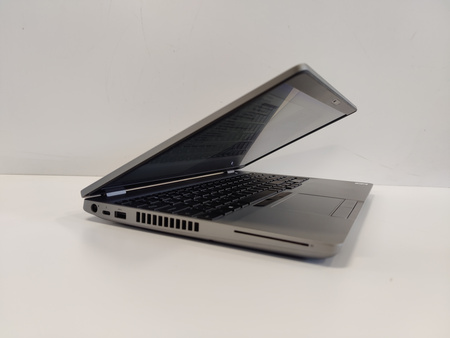 Dell Latitude 5511 / i7-10850H / 16GB / 512GB SSD / 15.6" FHD / GeForce MX 250 / Win 11 Pro