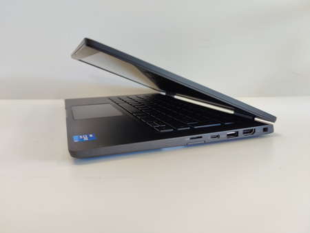 Dell Latitude 7320 / i5-1145G7 / 16GB / 256GB SSD / 13.3" FHD / Win 11 Pro